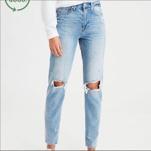 American Eagle High-Rise Mom Jeans